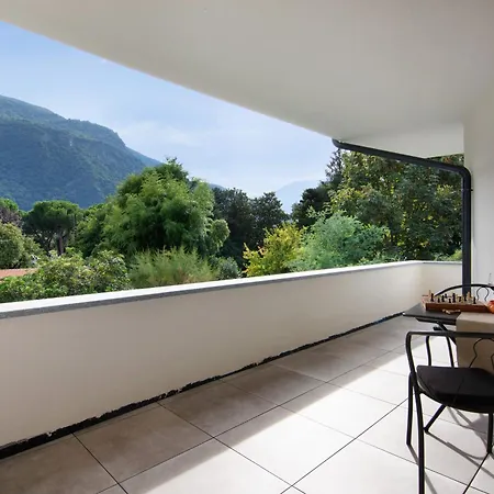 La Del In Terrazzo Apartman *